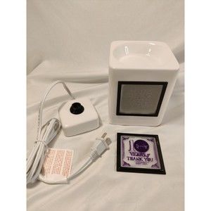 SCENTSY CUSTOM WHITE WARMER GALLERY FRAME CHANGEABLE NO BULB 10 YEAR THANK YOU
